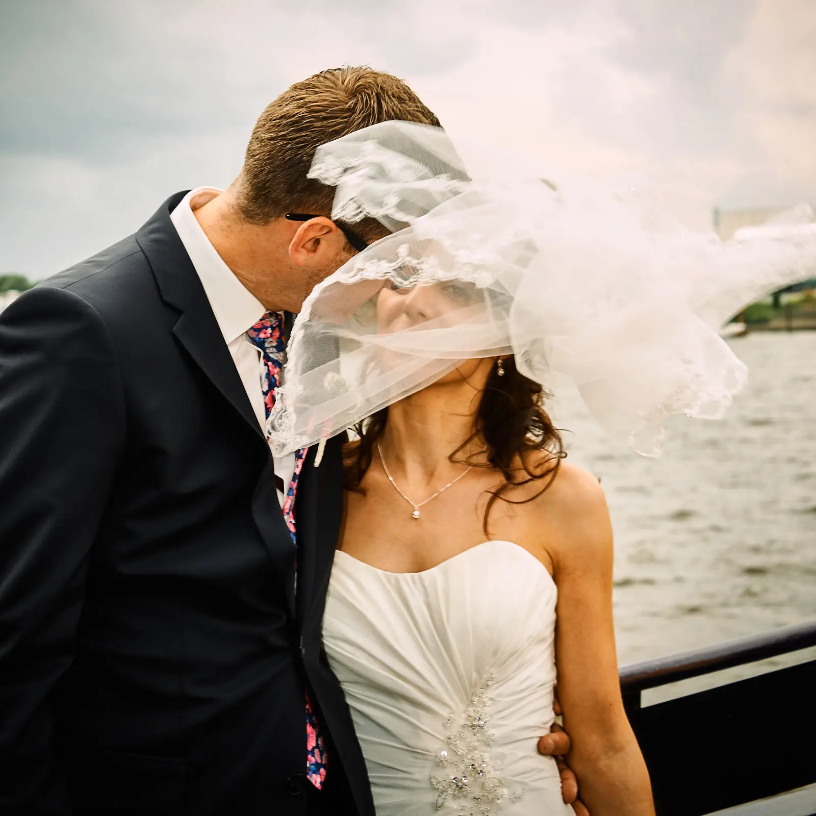 Hochzeitsfotograf Hamburg Hafen. Eine traumhafte Kulisse für traumhafte Momente.
